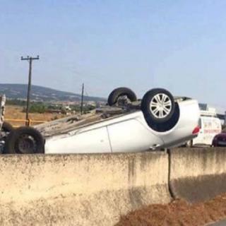 Θεσσαλονίκη: Τροχαίο ατύχημα – ΙΧ αυτοκίνητο ανετράπη στη Μουδανιών 