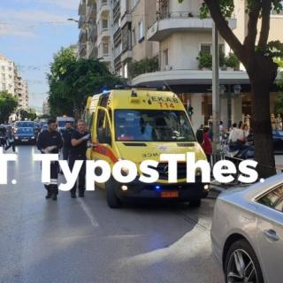 ΠΡΙΝ ΛΙΓΟ στη Θεσσαλονίκη: Μηχανή παρέσυρε τροχονόμο στο κέντρο