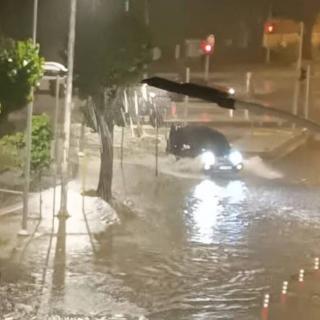 ΕΚΤΑΚΤΟ: Κλείνει μέχρι αύριο πλημμυρισμένος δρόμος στη Θεσσαλονίκη
