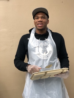 antetokounmbo_4.jpg antetokounmbo_4.jpg