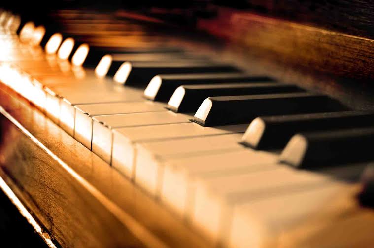 resital-piano.jpg resital-piano.jpg