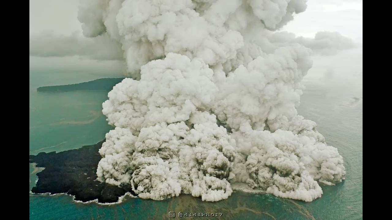 tsunami_volcano_3.jpg tsunami_volcano_3.jpg