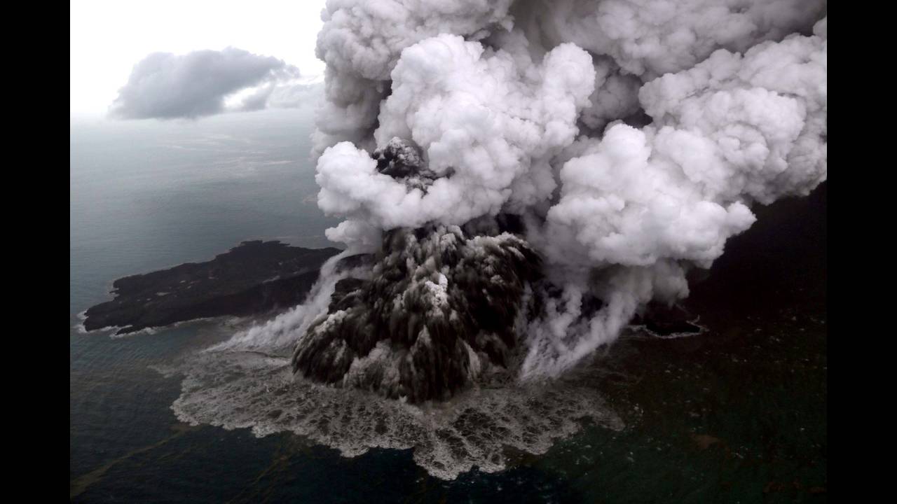 tsunami_volcano_4.jpg