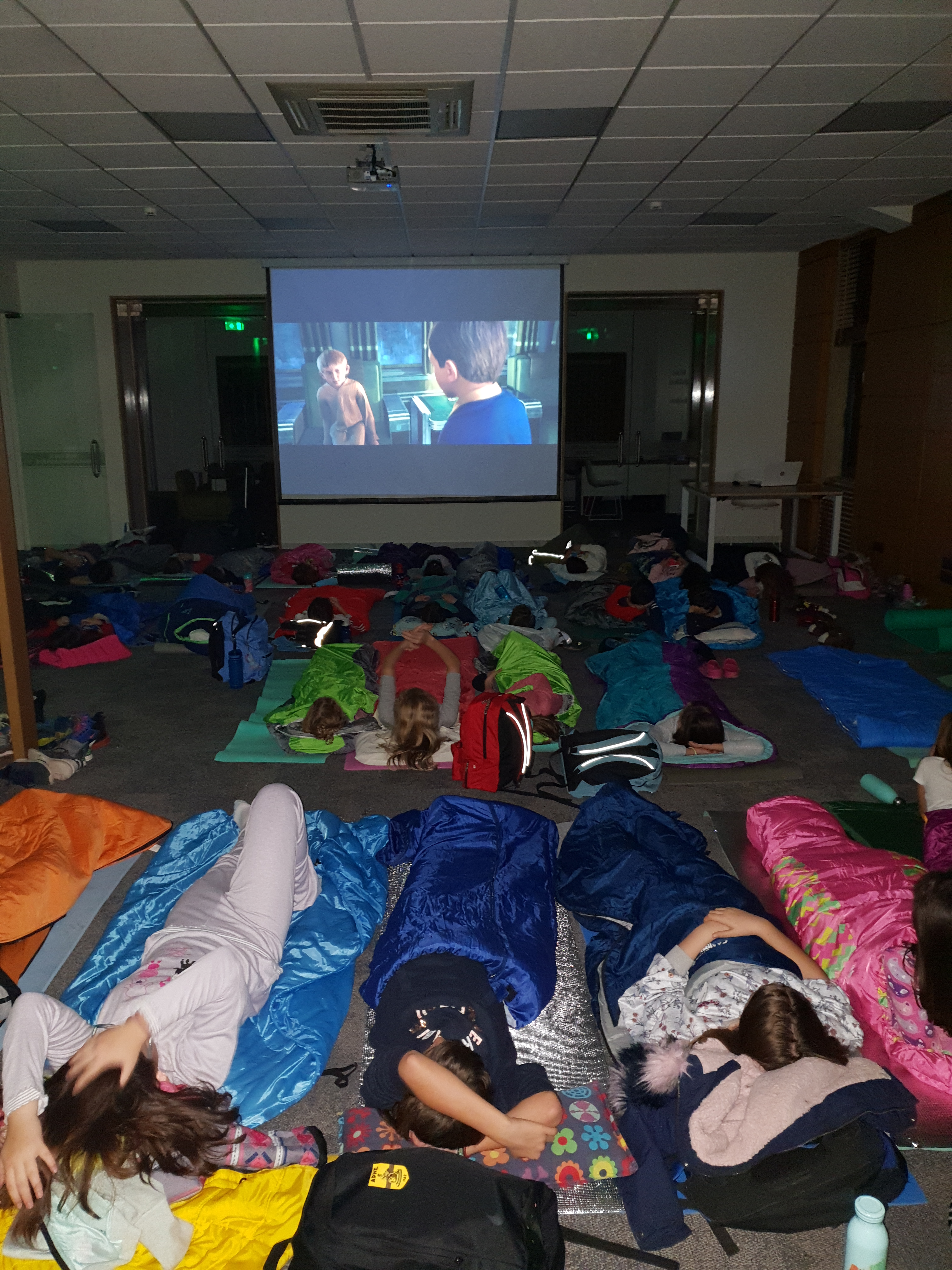 sleepover_2.jpg sleepover_2.jpg