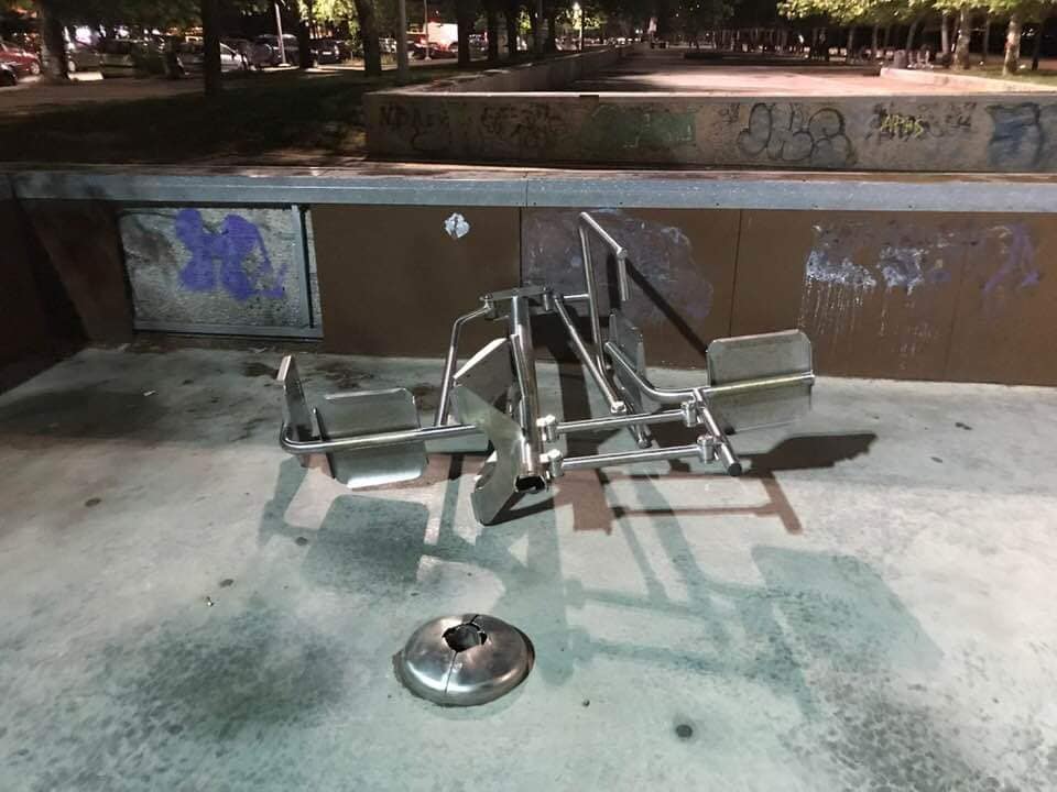 bandalismos_gymnastirio_1.jpg bandalismos_gymnastirio_1.jpg