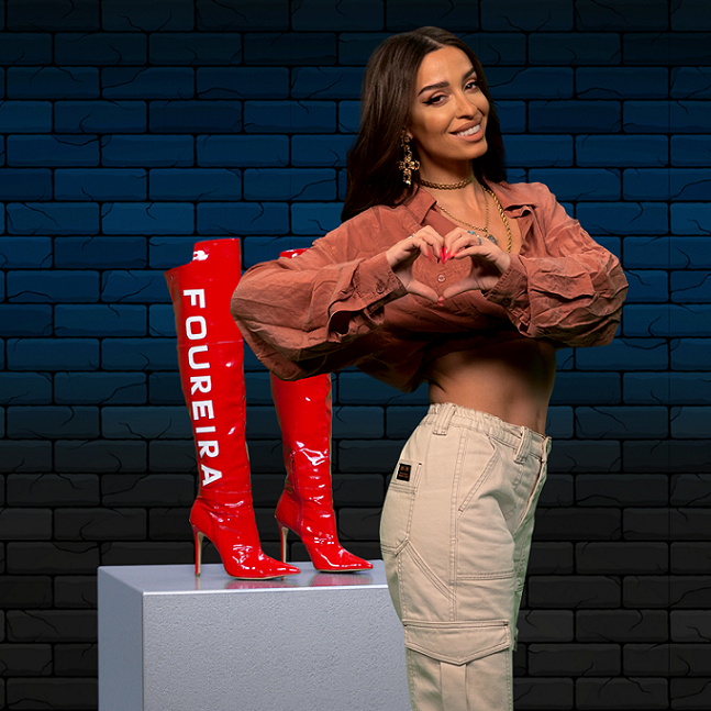 eleni_foyreira.png eleni_foyreira.png