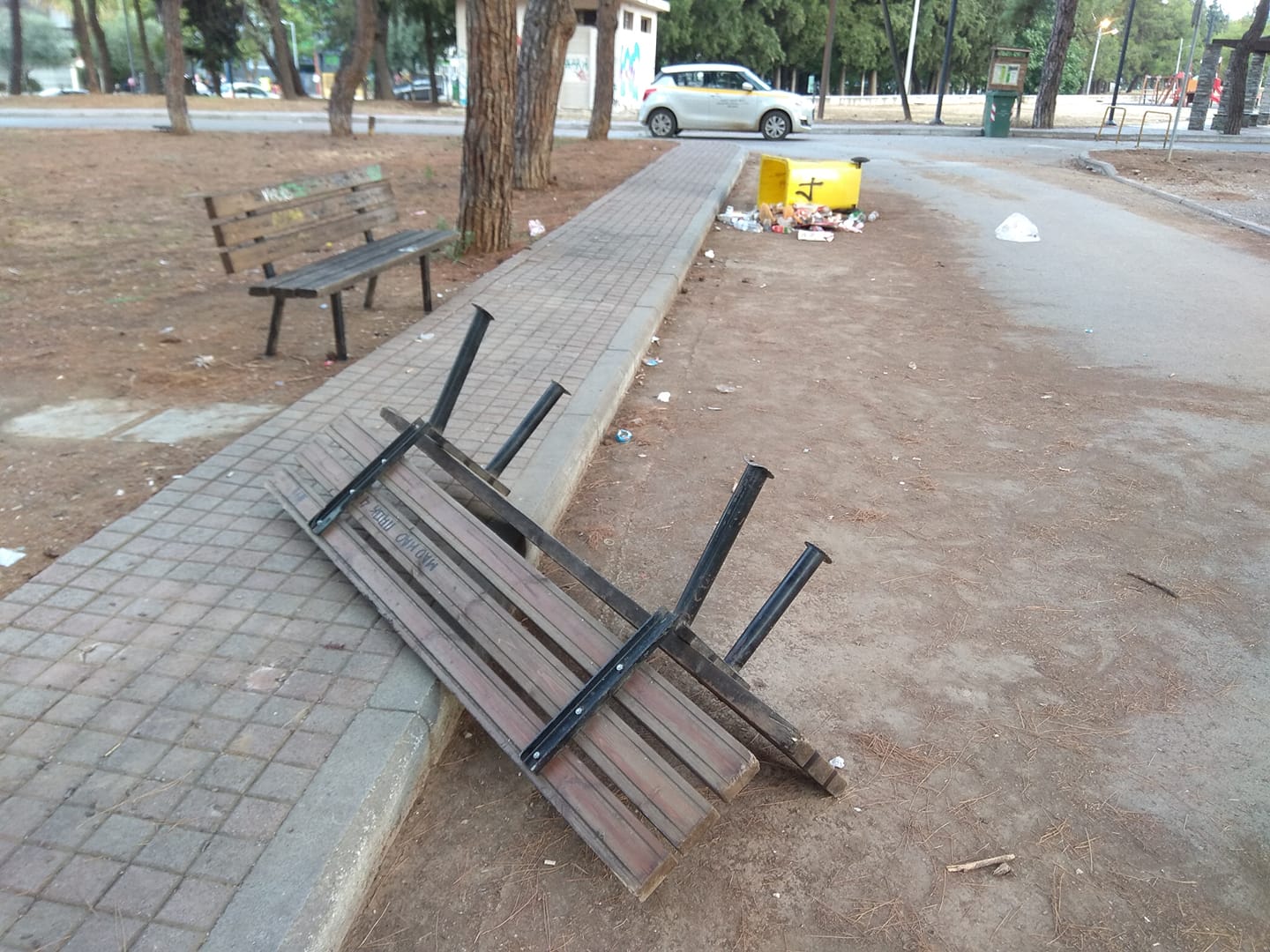 pagkaki_parko_karatasiou.jpg pagkaki_parko_karatasiou.jpg