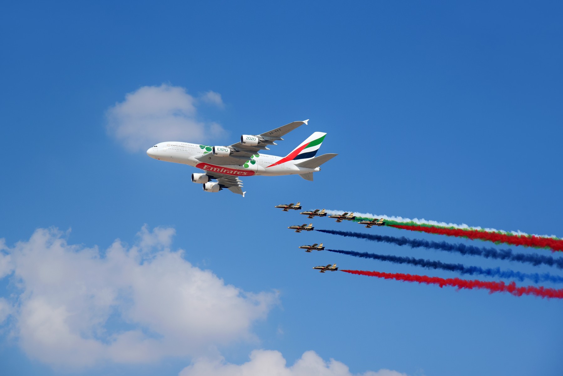 ek_a380_dubai_airshow.jpg ek_a380_dubai_airshow.jpg