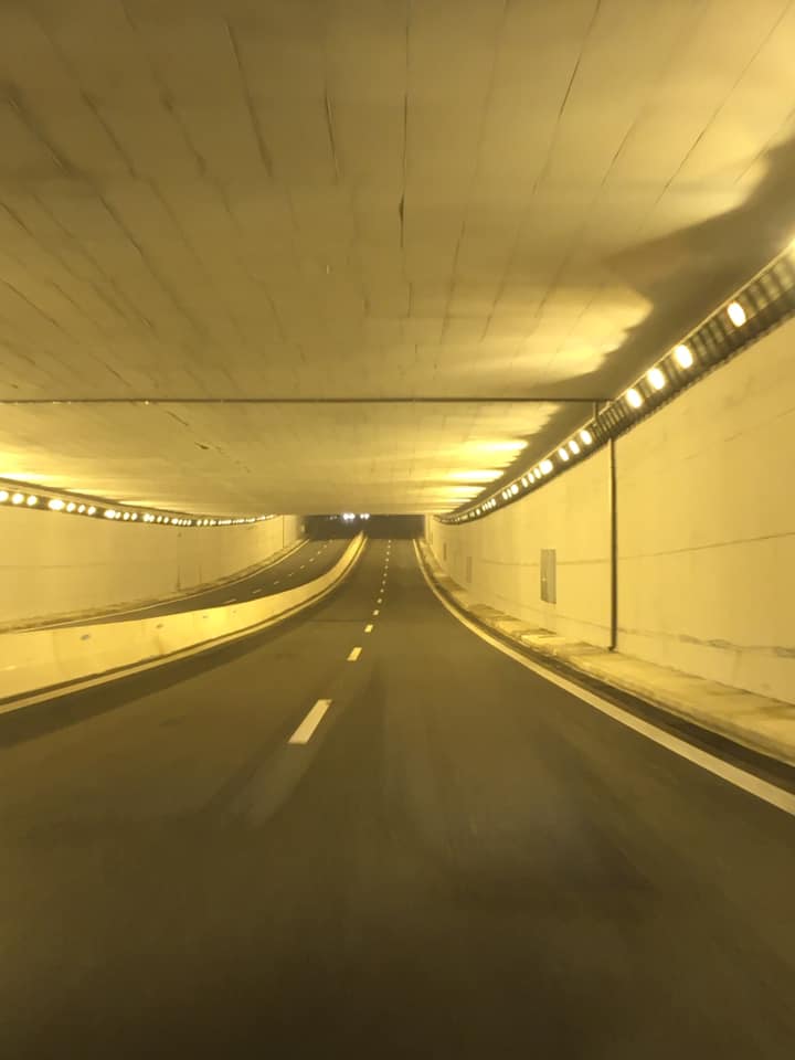 makrygianni-tounel.jpg makrygianni-tounel.jpg