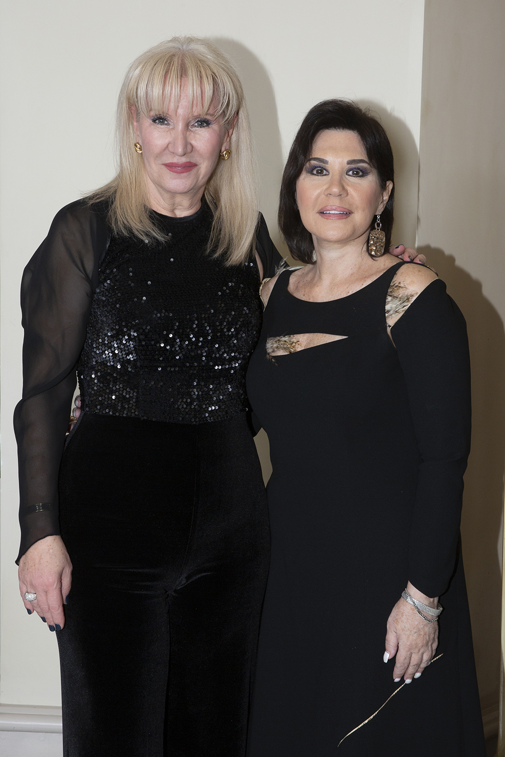 oi_kyries_hatziandreoy_bergidoy.jpg vergina-theatro-dentro