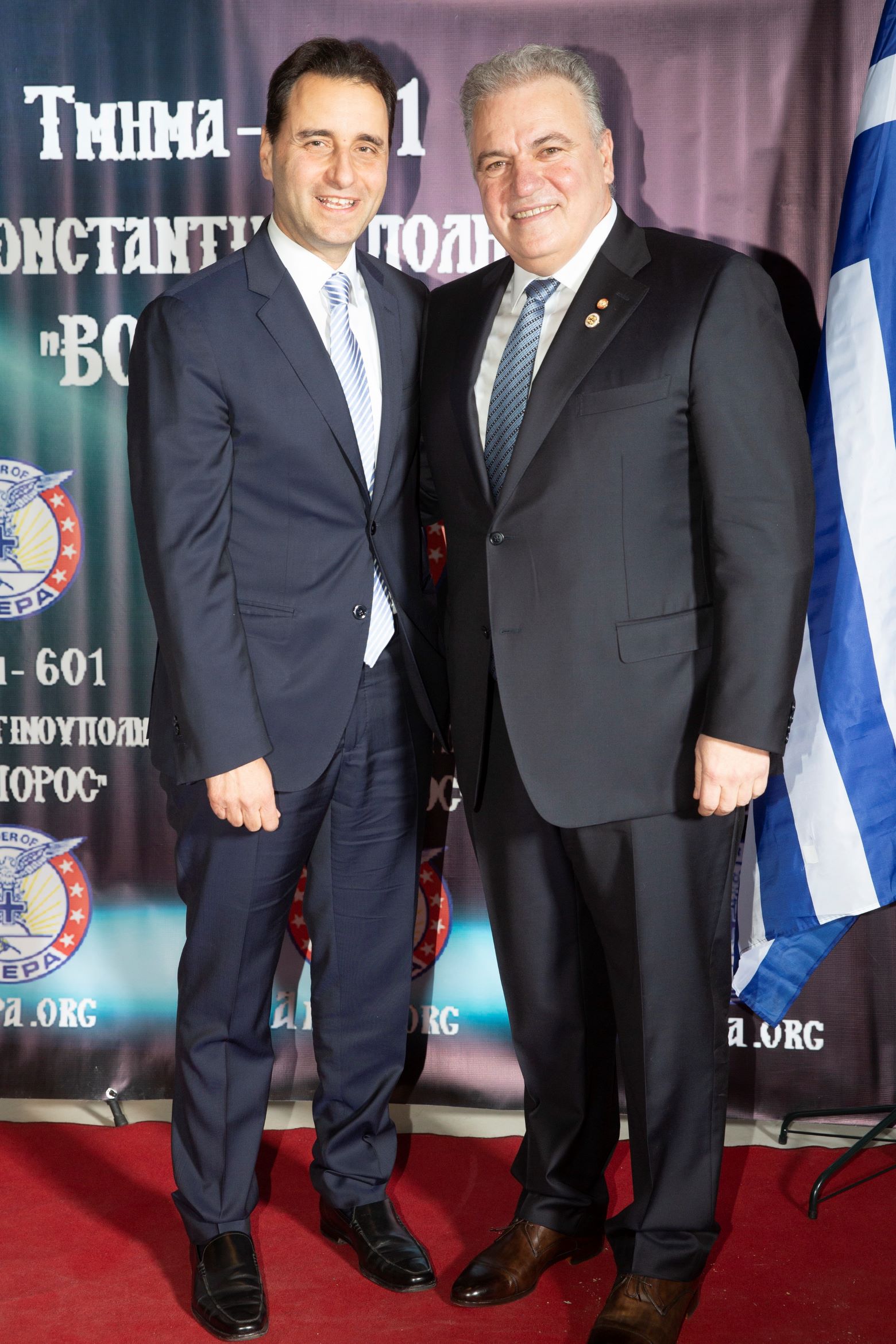 apo_aristera_pros_dexia_o_k._n._pentzos_kai_o_k.d.samaras.jpg