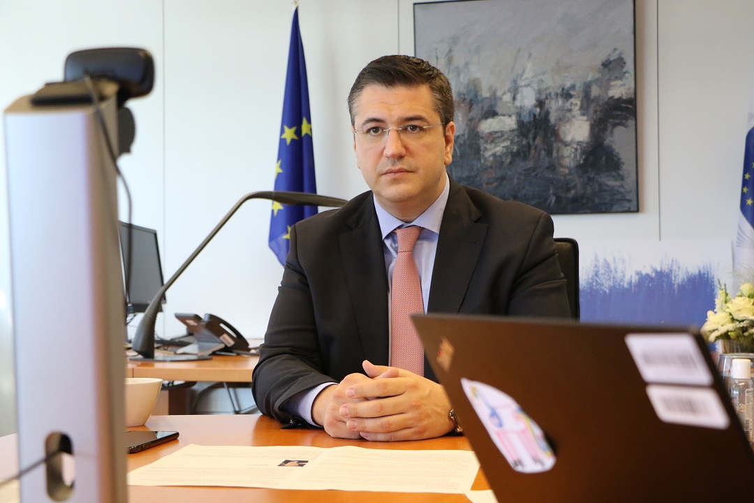 tzitzikostas_eib_1.jpg