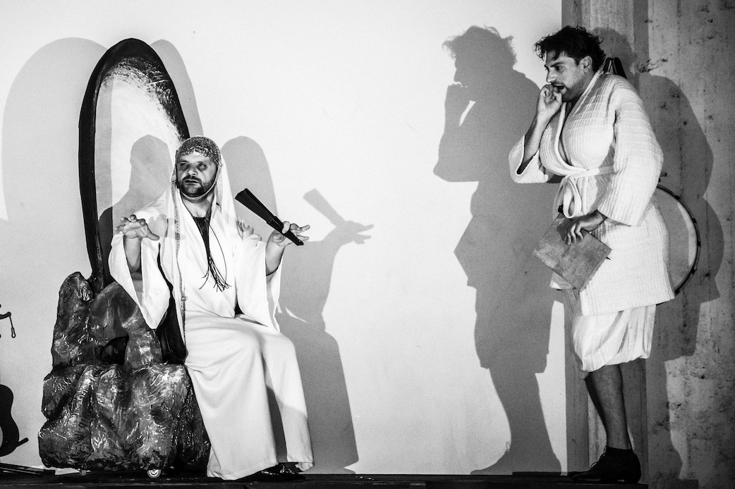 mideia_mpost_1_09_theatro_gis_04.jpg mideia_mpost_1_09_theatro_gis_04.jpg
