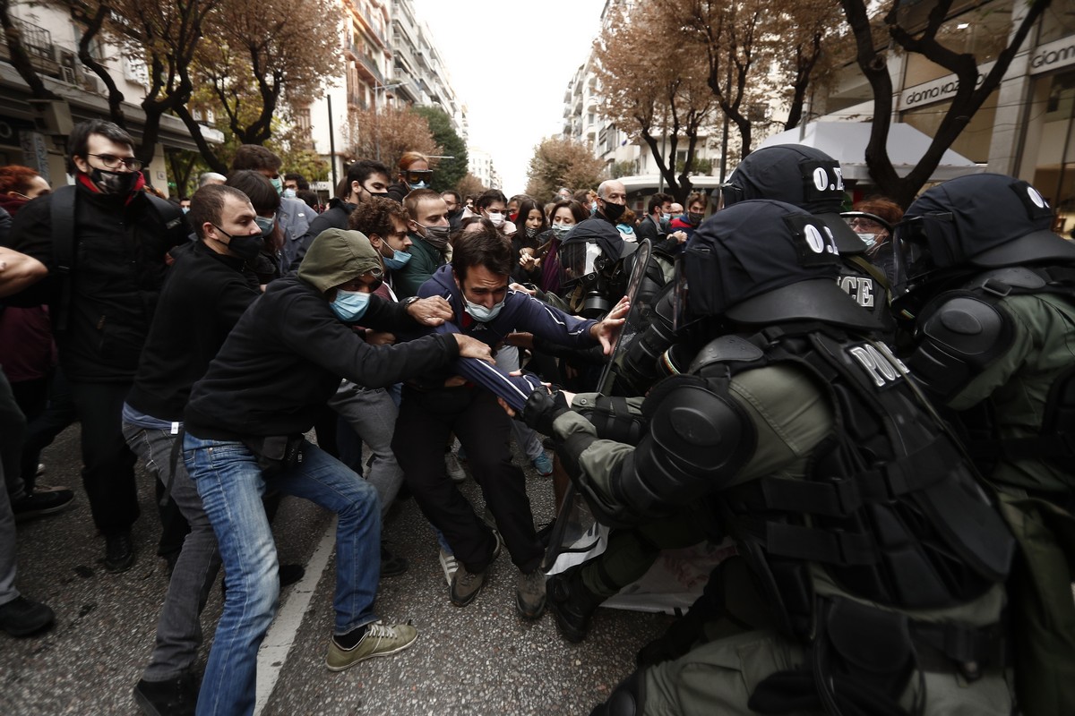 epeisodia-kentro-3.jpg epeisodia-kentro-3.jpg