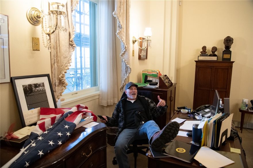 pelosi-2.jpg pelosi-2.jpg