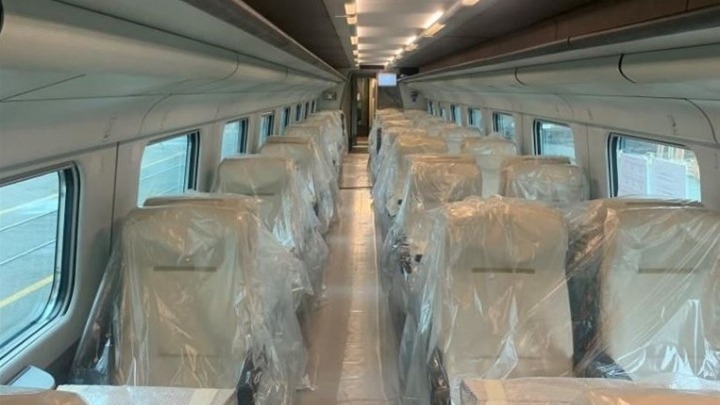 treno_lefko_velos.jpeg treno_lefko_velos.jpeg