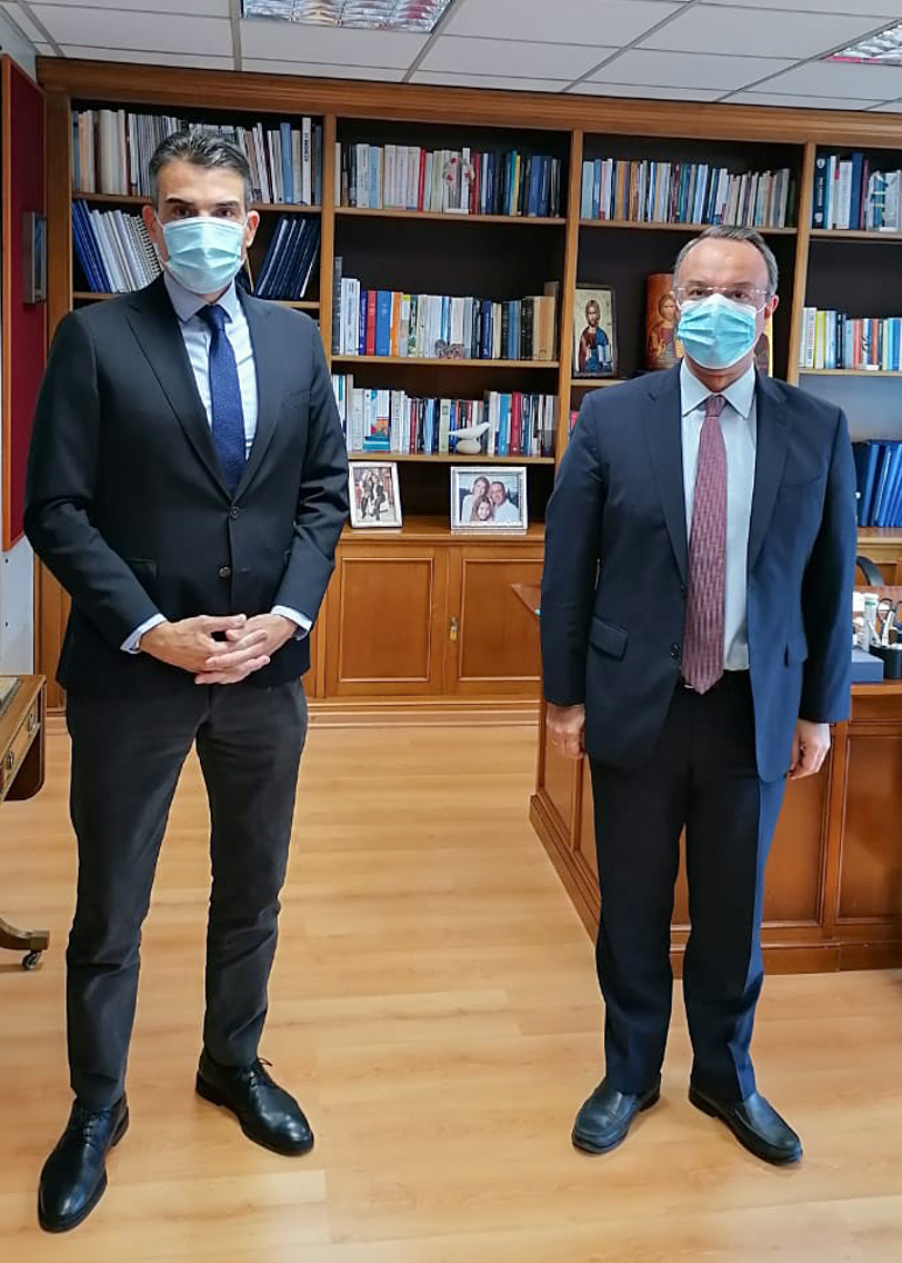 foto_me_staikoyras.jpg foto_me_staikoyras.jpg