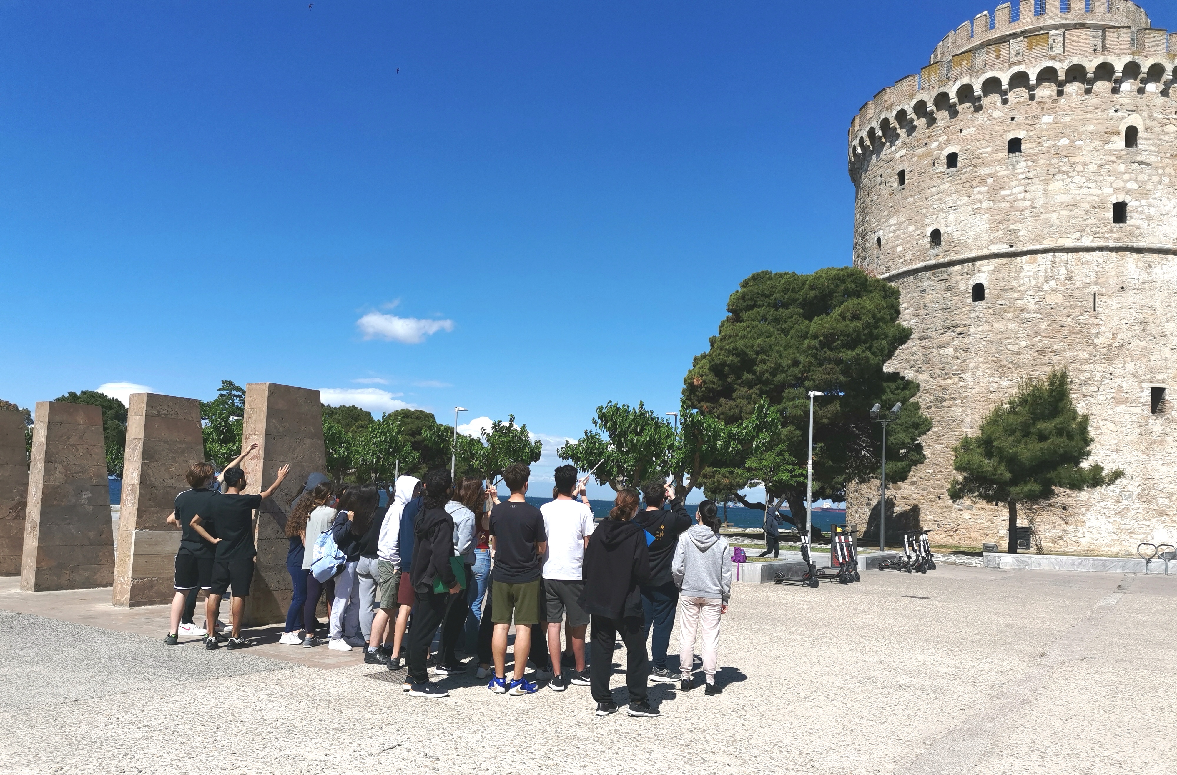 mathites_ypsos_leukos_pyrgos_1.jpg mathites_ypsos_leukos_pyrgos_1.jpg