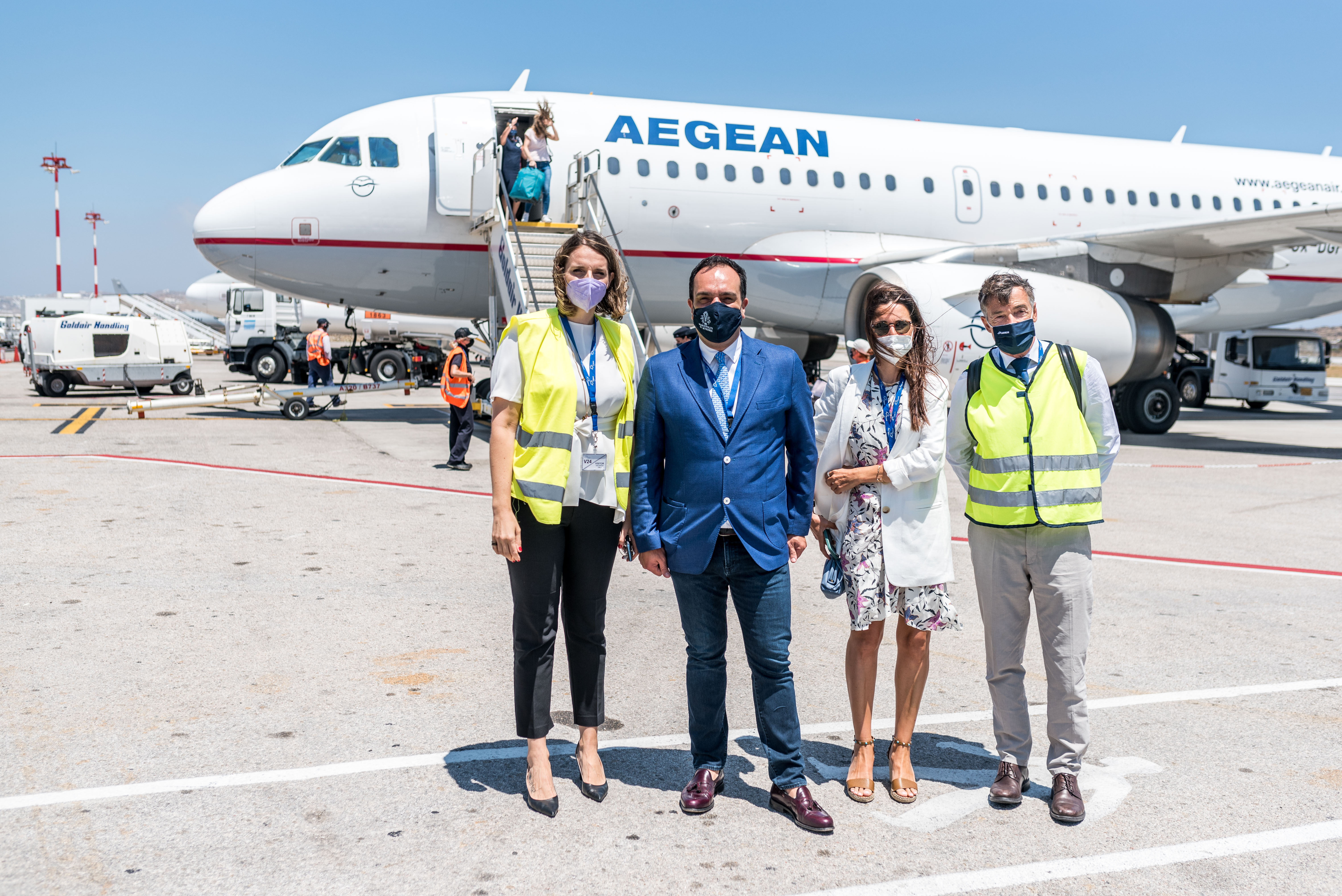 02_aegean_jmk_airport.jpg 02_aegean_jmk_airport.jpg
