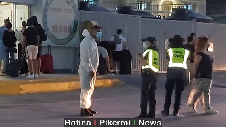 ploio_rafina_krousmata_2.jpg ploio_rafina_krousmata_2.jpg