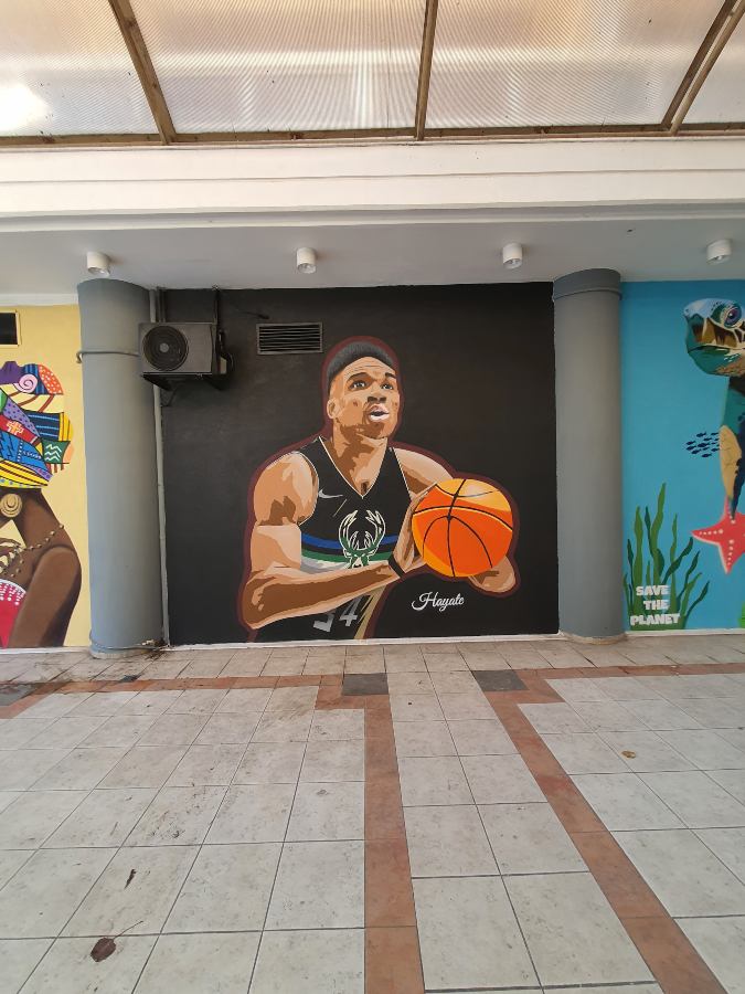 antetokounmpo-hayatte.jpg antetokounmpo-hayatte.jpg