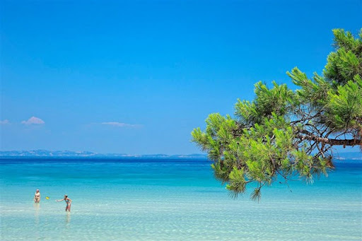 kryfos-paradeisos.jpg kryfos-paradeisos-paralia-halkidiki
