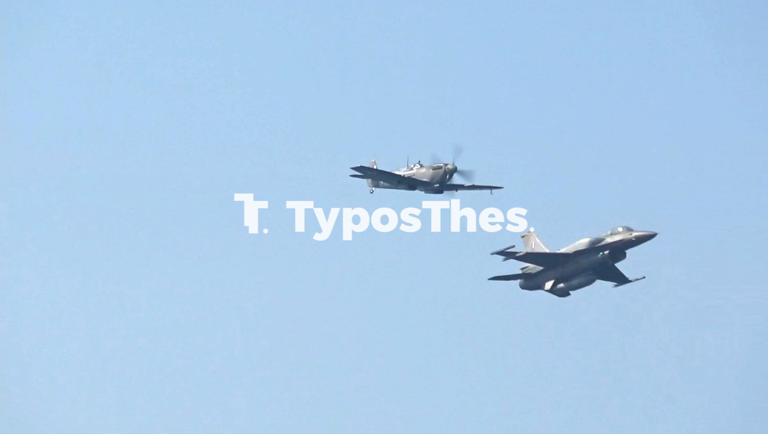 spitfire0f16.jpg spitfire0f16.jpg