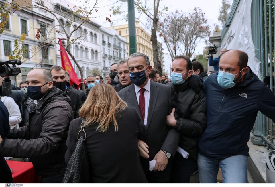 entasi_boyleftes_polytexneio_2.jpg entasi_boyleftes_polytexneio_2.jpg