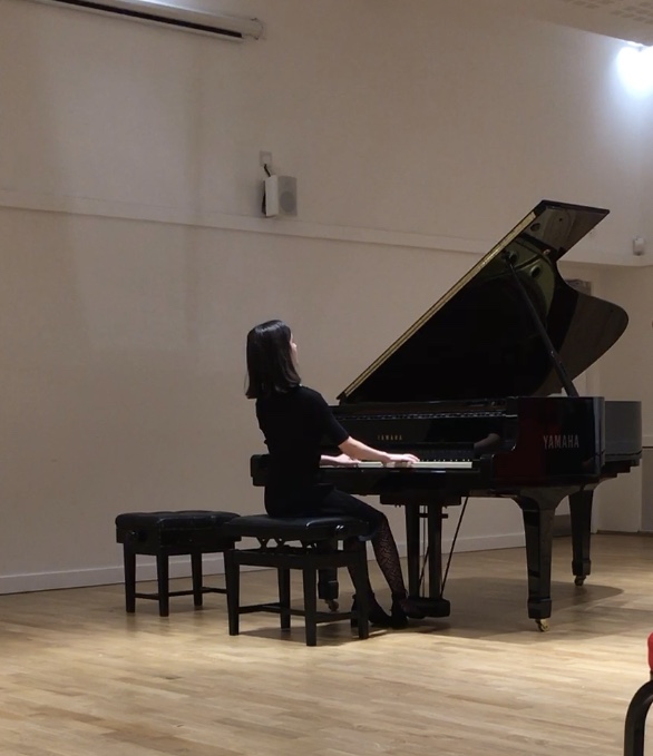 mathitria_polixni_piano_3.jpeg mathitria_polixni_piano_3.jpeg
