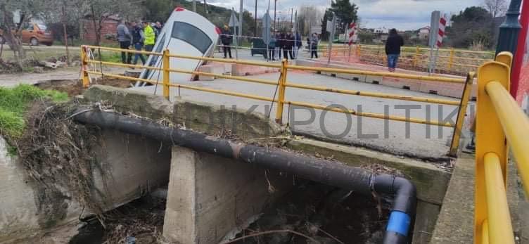 aytokinito_trypa_sykia_2.jpeg aytokinito_trypa_sykia_2.jpeg