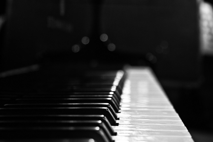 piano.jpg piano.jpg