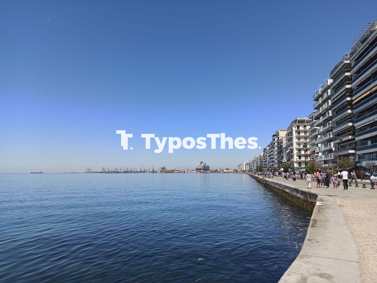 paralia-krouazieroploio.jpg paralia-krouazieroploio.jpg