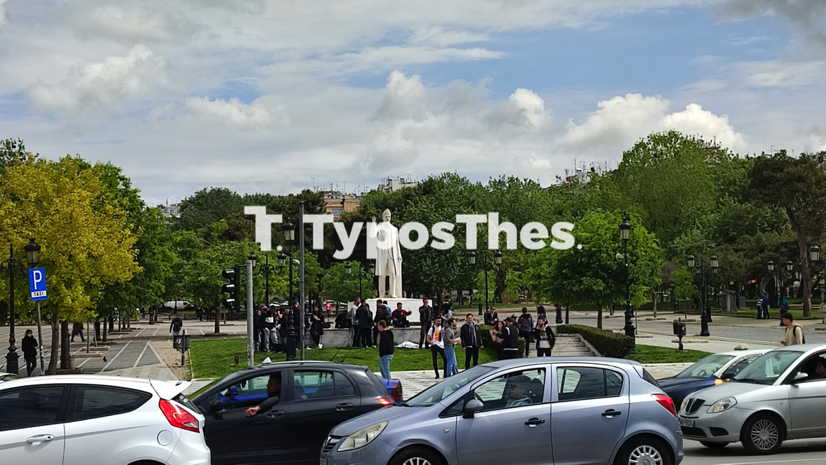 sygkentrosi_foitites_dipae.jpg sygkentrosi_foitites_dipae.jpg