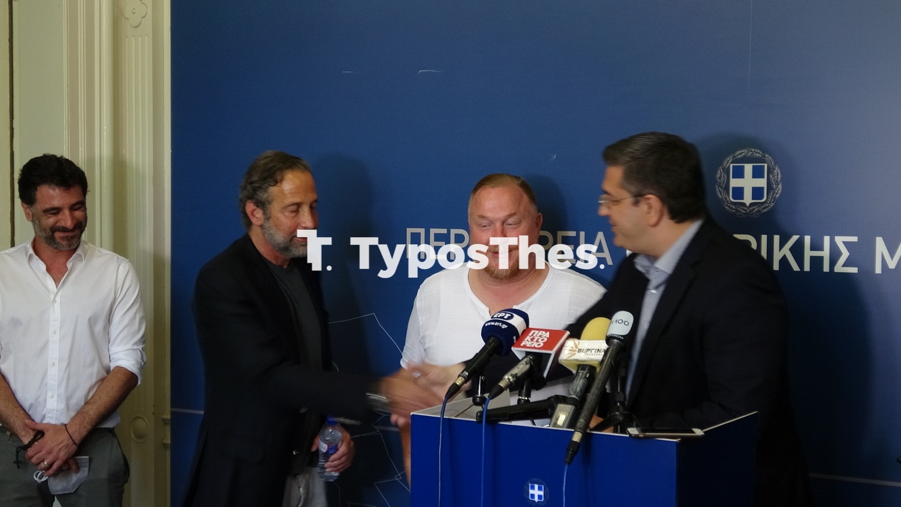 tzitzi-giadeniro1.jpg tzitzi-giadeniro1.jpg