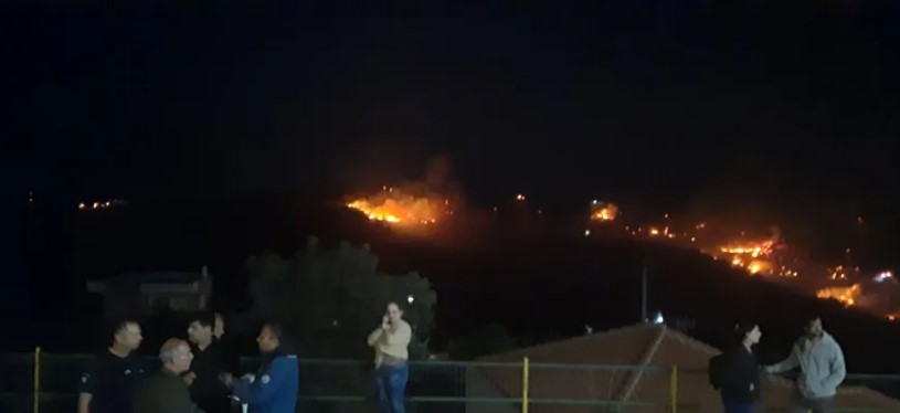 fotia_eyboia_kremastos.jpg fotia_eyboia_kremastos.jpg