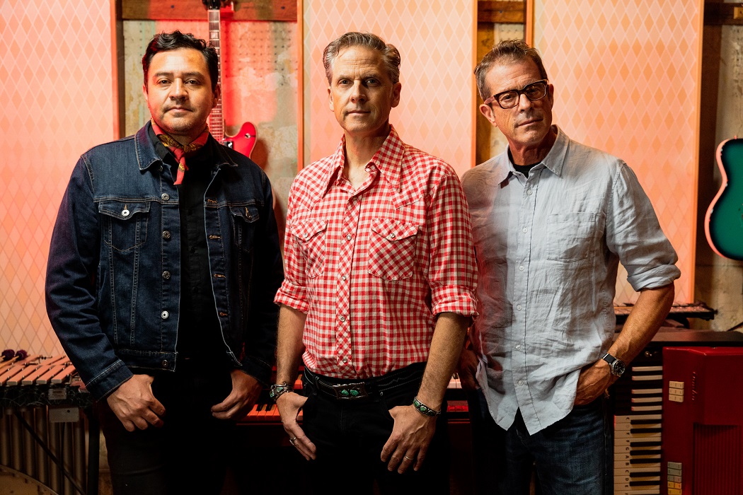 calexico_by_holly_andres_4.jpg calexico_by_holly_andres_4.jpg
