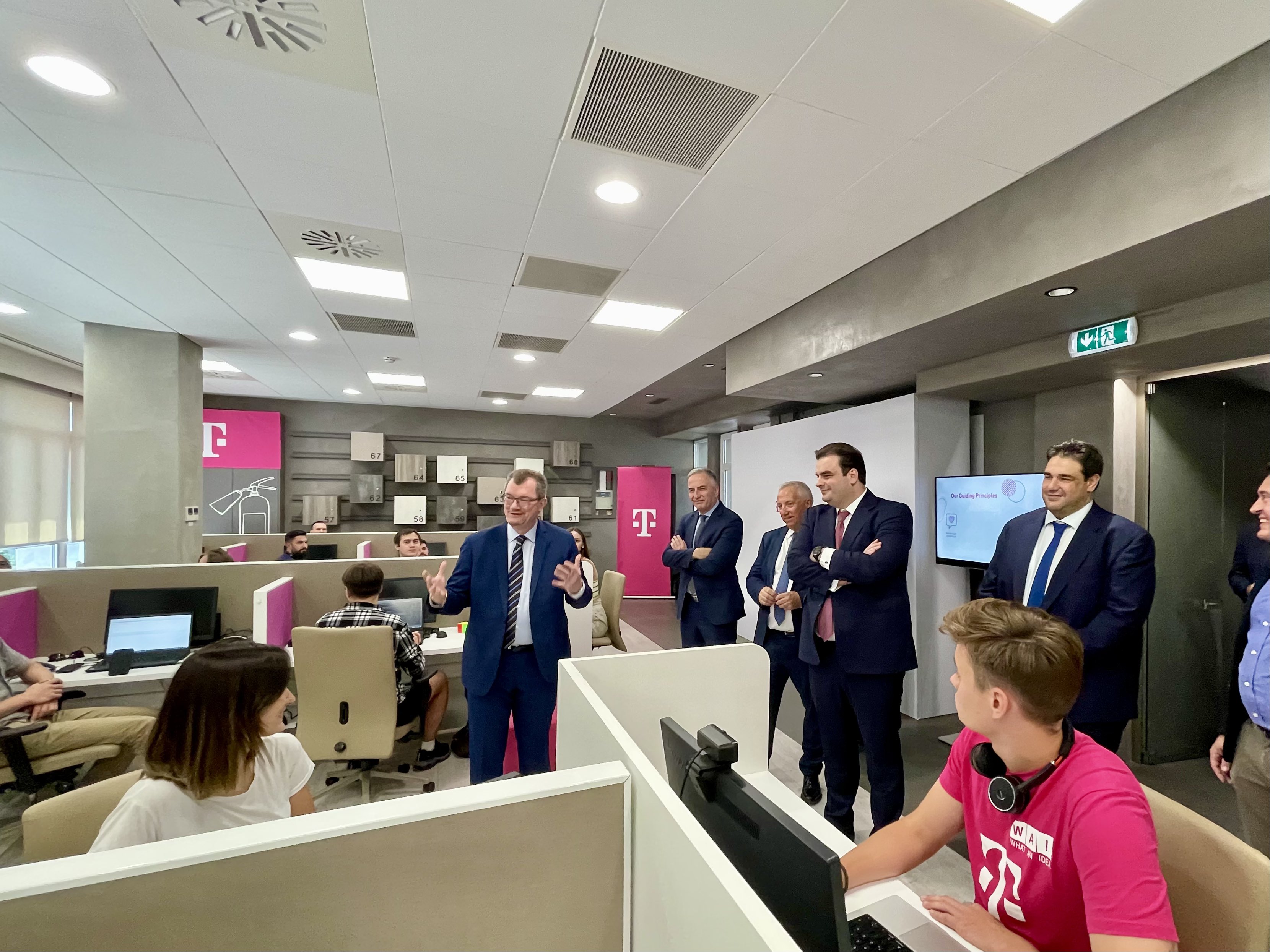 deutsche-telekom-pierakakis2.jpg deutsche-telekom-pierakakis2.jpg