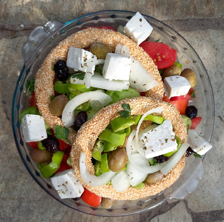 koulouri-salata1.jpg koulouri-salata1.jpg