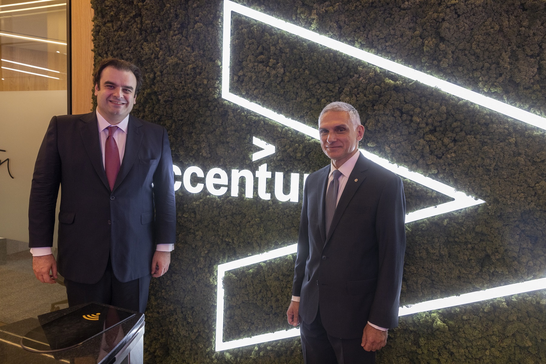 accenture-thessaloniki-opening3.jpg