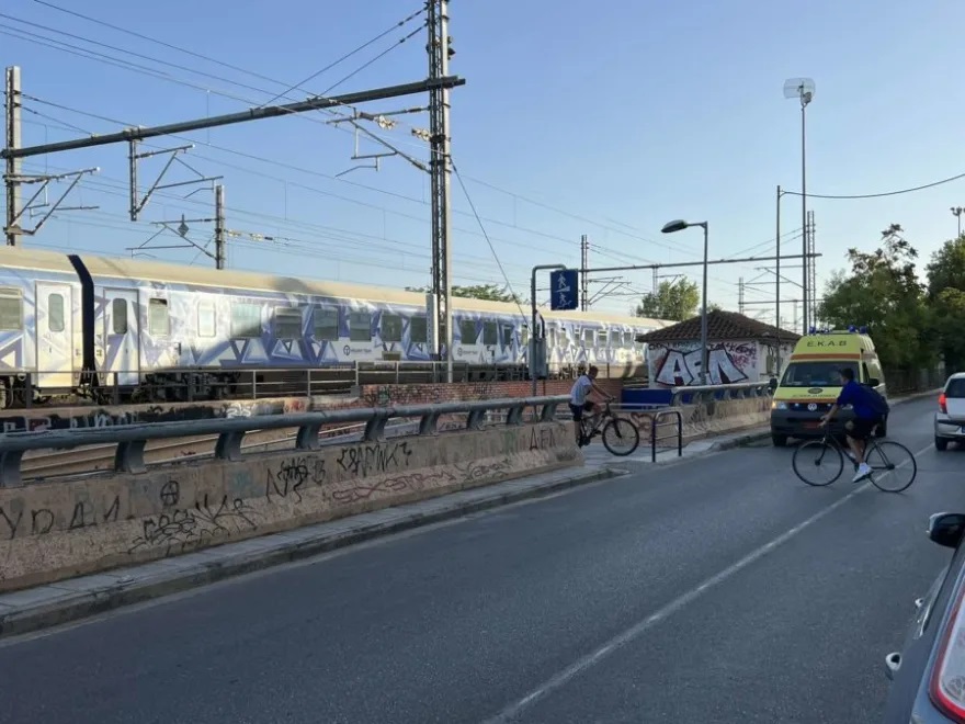 larisa-parasyrsi-treno4.jpg larisa-parasyrsi-treno4.jpg