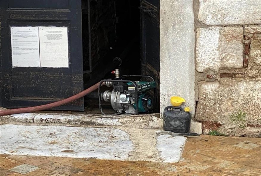 plimmyra_leykos_pyrgos_1.jpg plimmyra_leykos_pyrgos_1.jpg