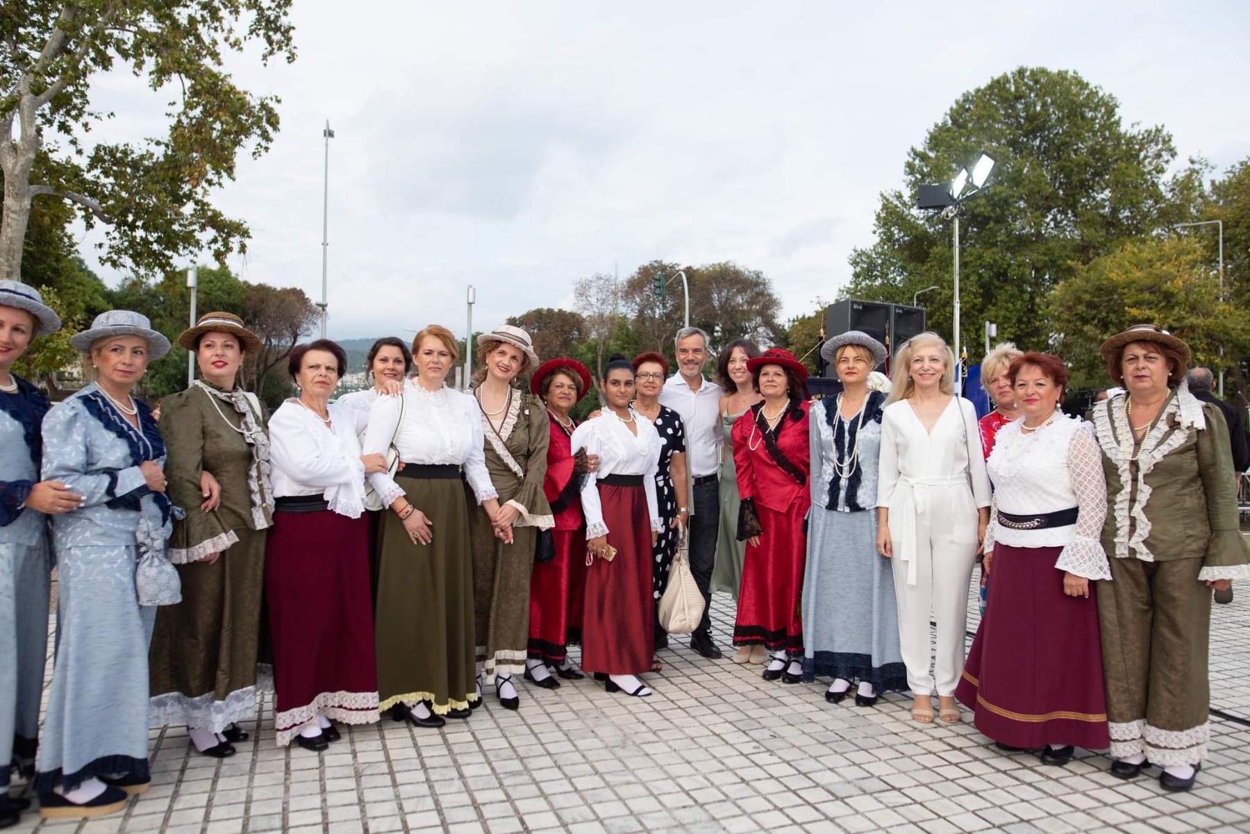 xoroi4.jpg xoroi4.jpg