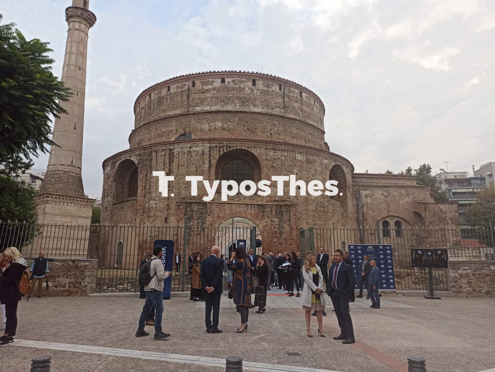 theofanw-rotonta.jpg theofanw-rotonta.jpg