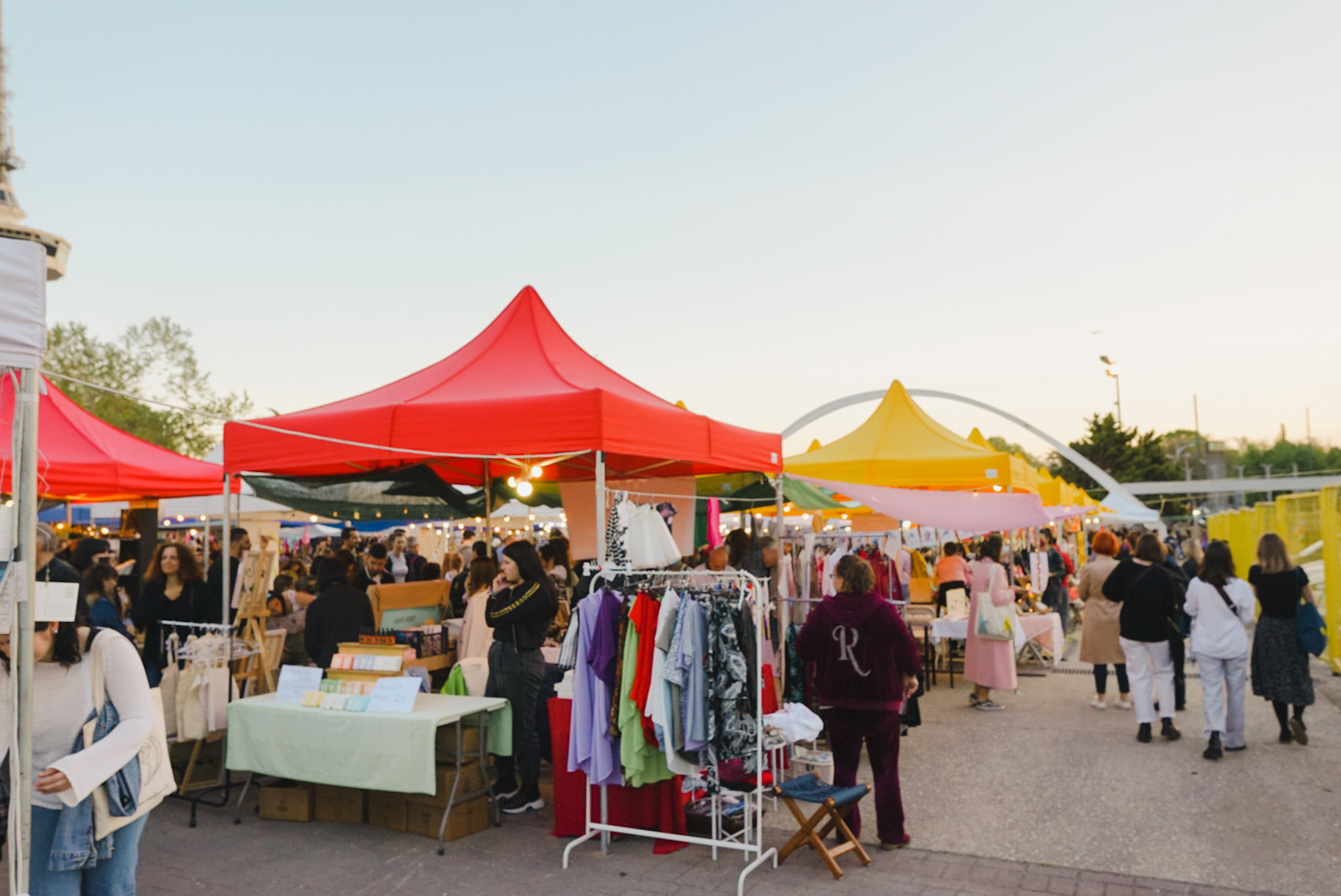 flea_market_photo_7.jpg flea_market_photo_7.jpg