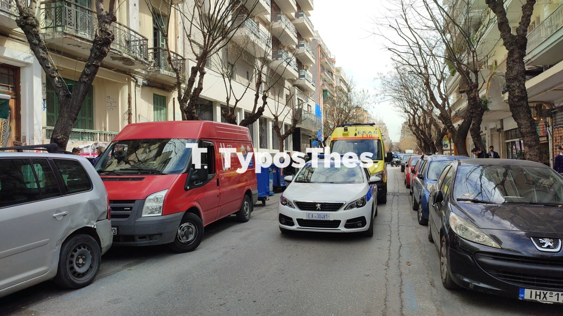 ptosi1.jpg ptosi1.jpg