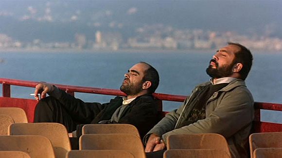 los-lunes-al-sol-2002-luis-tosar-y-javier-bardem-1548971326.jpg