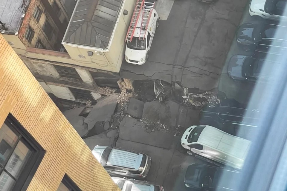 new_york_parking_collapse_1.jpg new_york_parking_collapse_1.jpg