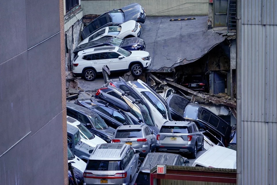 new_york_parking_collapse_4.jpg new_york_parking_collapse_4.jpg