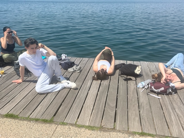 garmanoi_touristes_5.jpeg garmanoi_touristes_5.jpeg