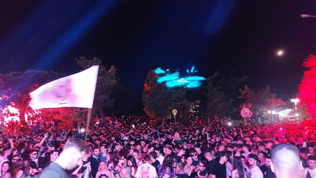 party_mixanologoi_bolos_4.jpeg party_mixanologoi_bolos_4.jpeg